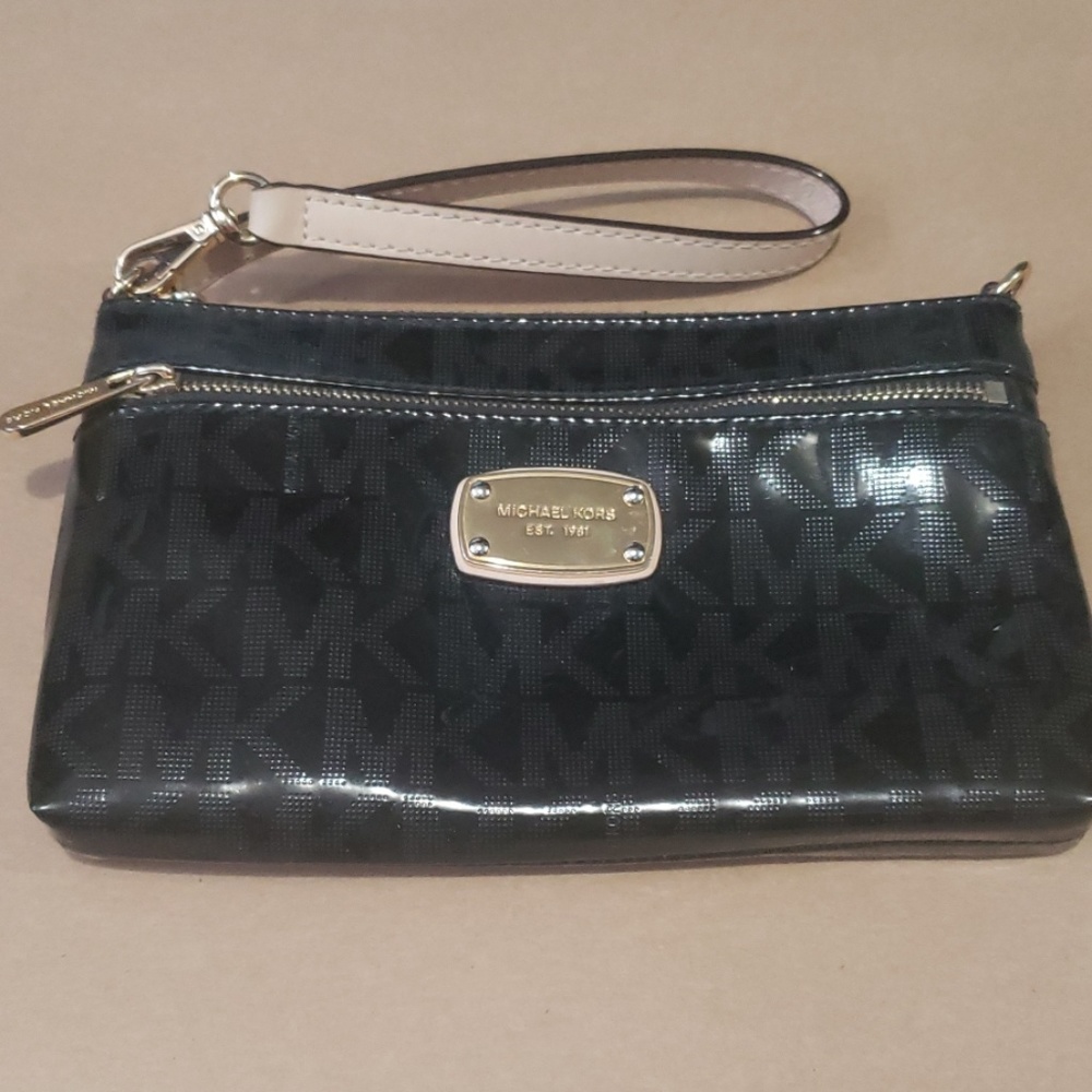 Michael Kors wristlet